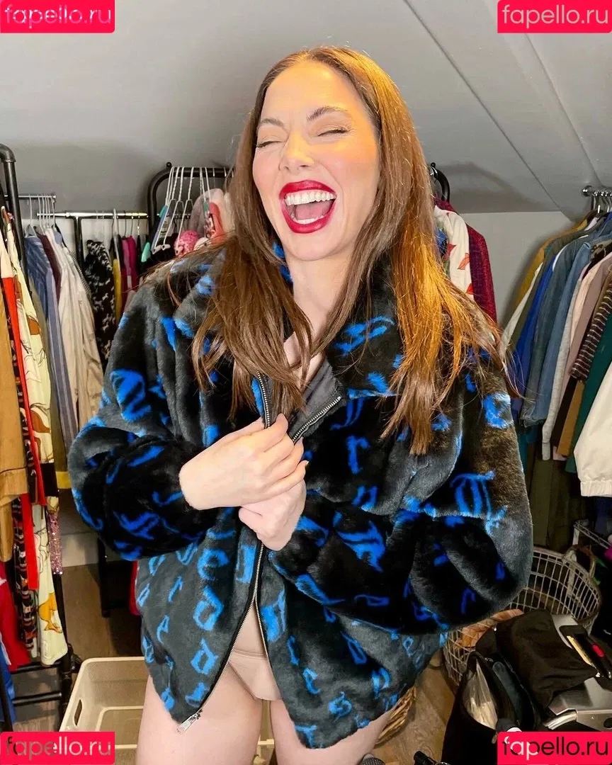 Whitney Cummings Onlyfans Photo Gallery 