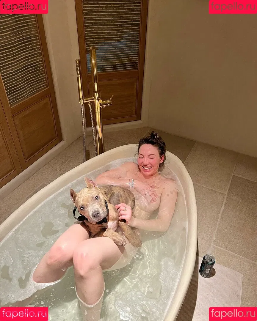 Whitney Cummings Onlyfans Photo Gallery 