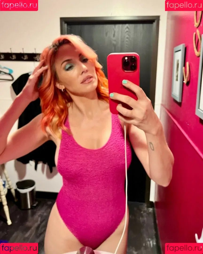 Whitney Cummings Onlyfans Photo Gallery 