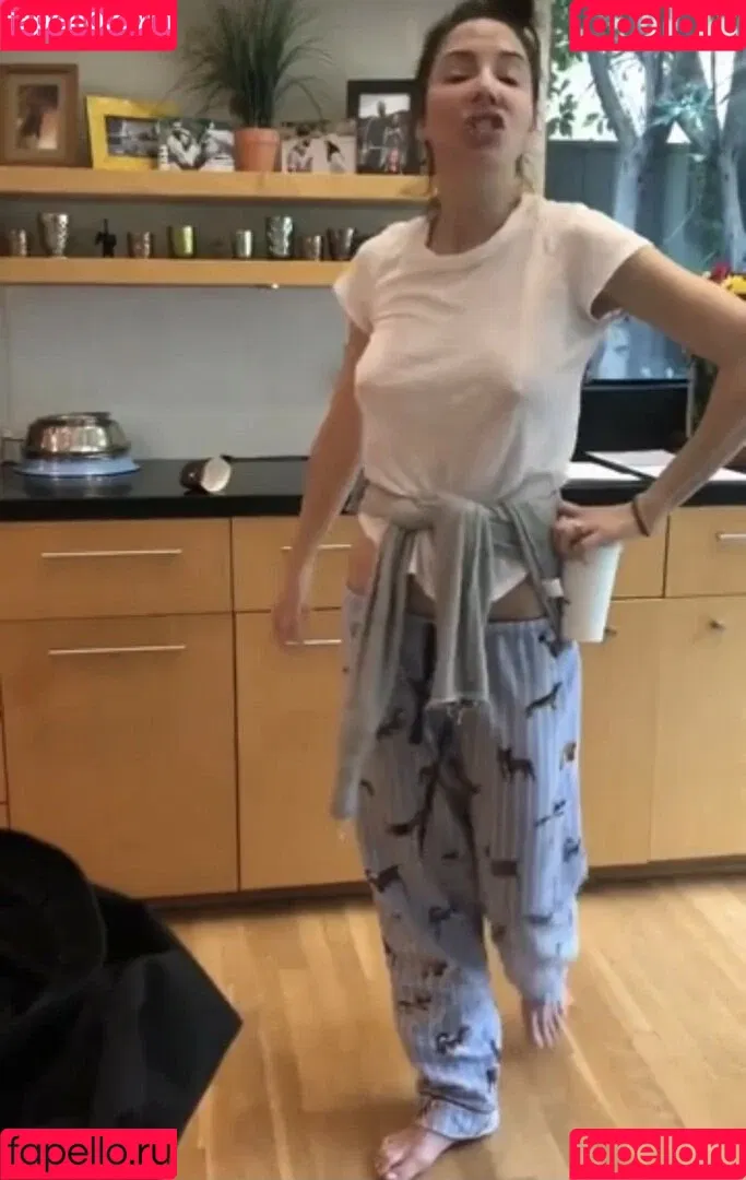 Whitney Cummings Onlyfans Photo Gallery 