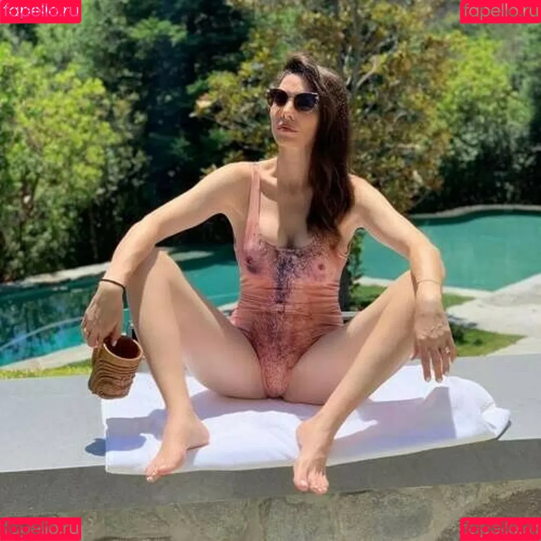 Whitney Cummings Onlyfans Photo Gallery 