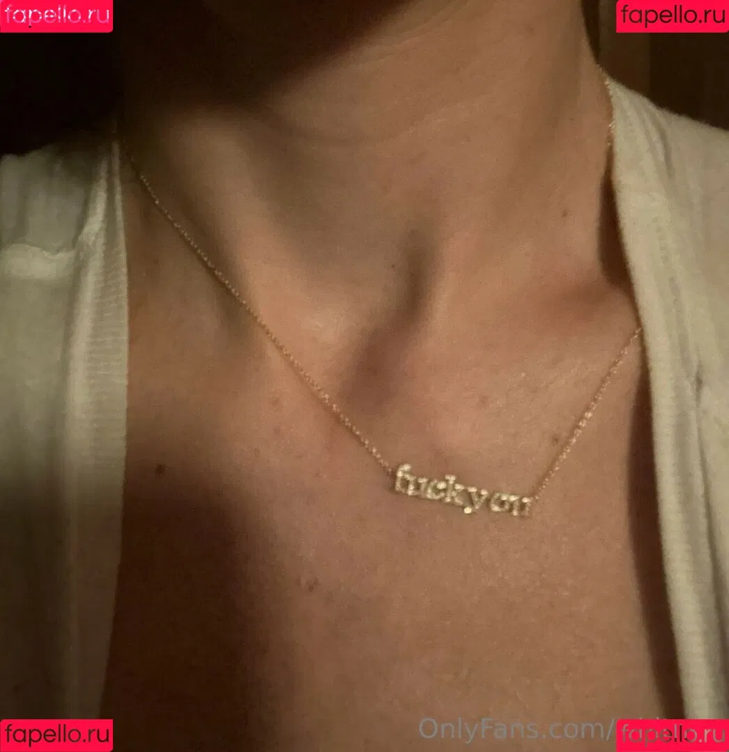 Whitney Cummings Onlyfans Photo Gallery 
