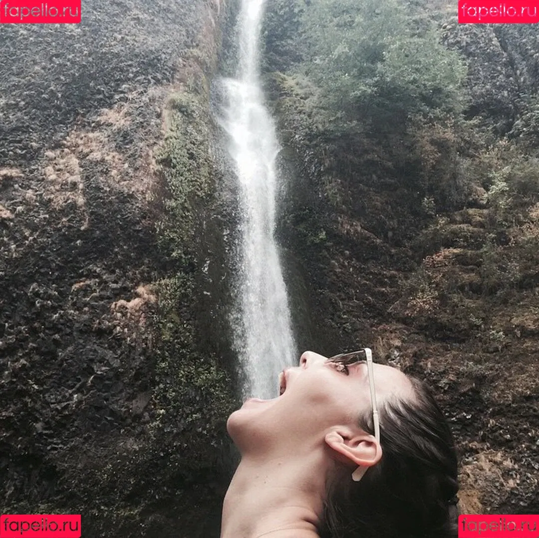 Whitney Cummings Onlyfans Photo Gallery 