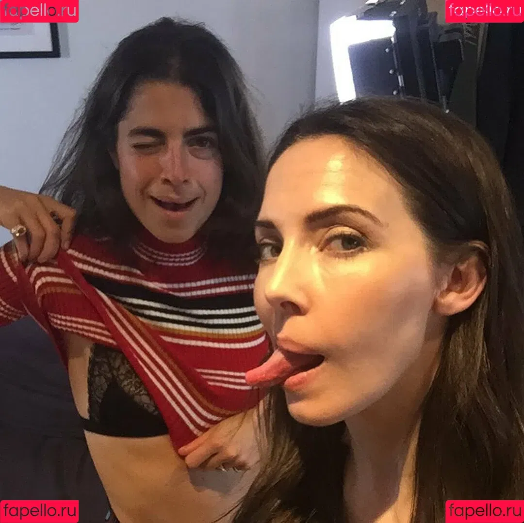 Whitney Cummings Onlyfans Photo Gallery 