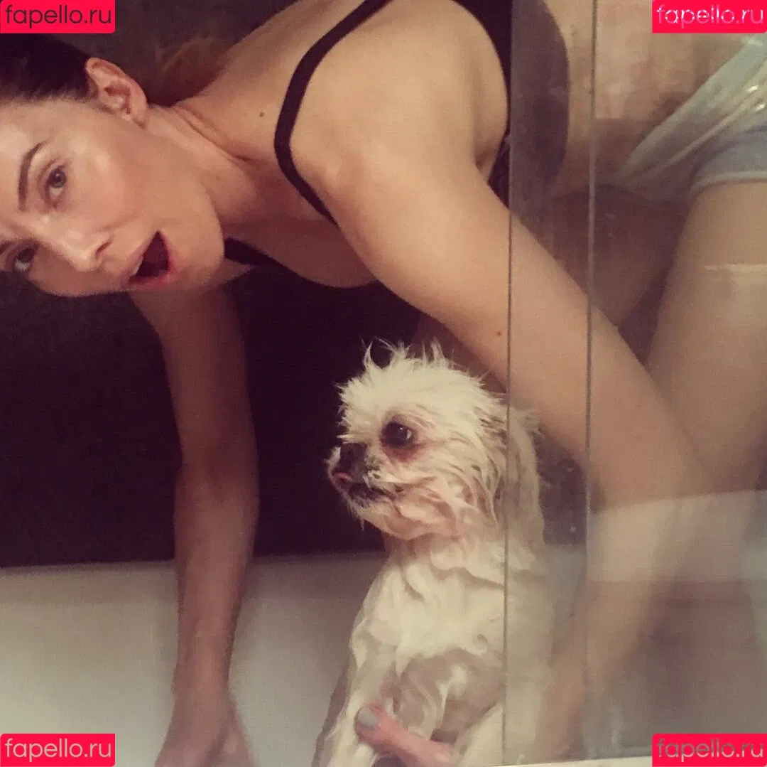Whitney Cummings Onlyfans Photo Gallery 