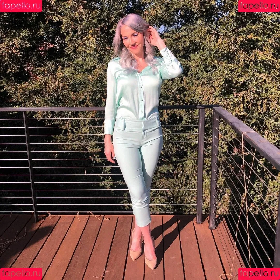 Whitney Cummings Onlyfans Photo Gallery 