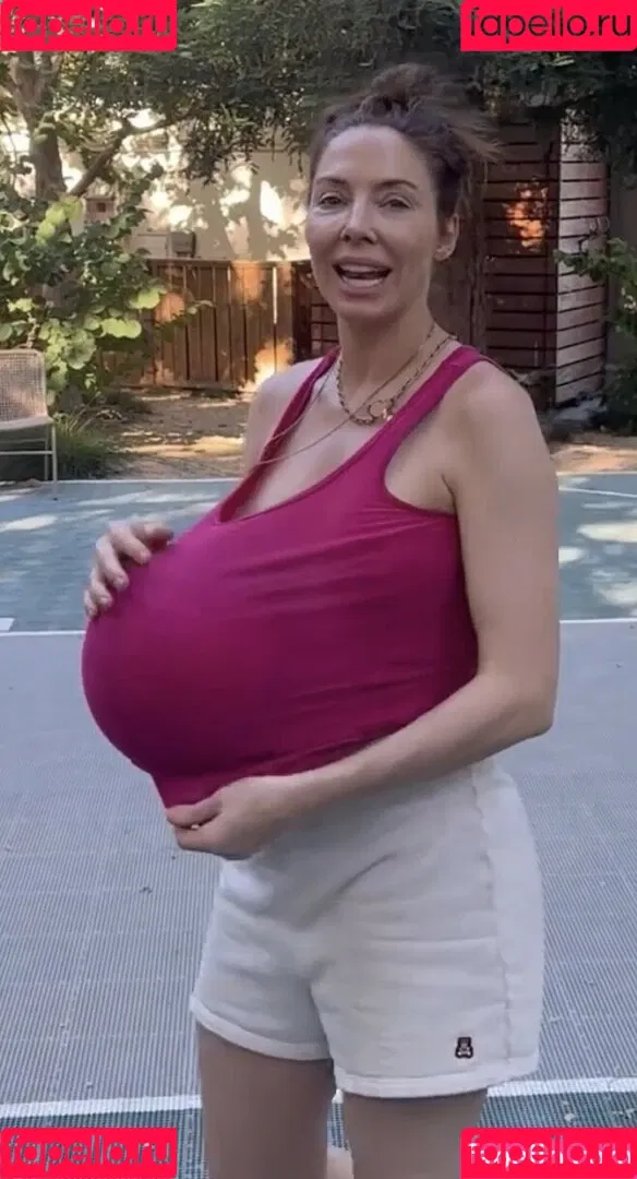 Whitney Cummings Onlyfans Photo Gallery 