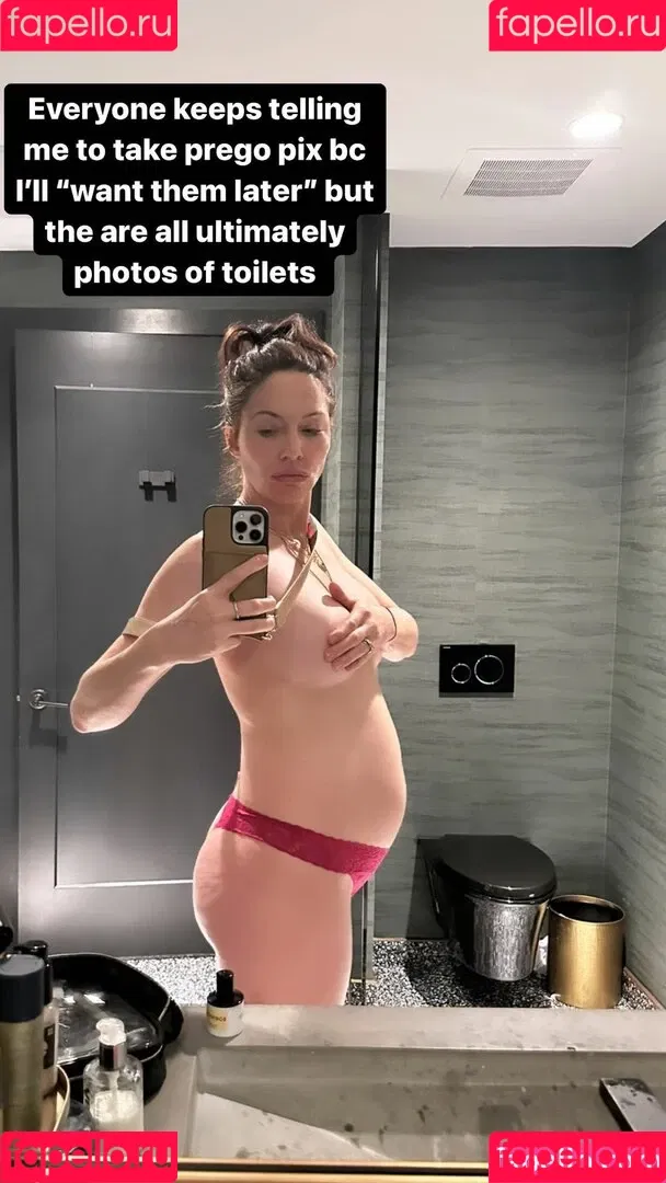 Whitney Cummings Onlyfans Photo Gallery 