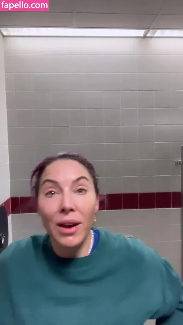 Whitney Cummings Onlyfans Photo Gallery 