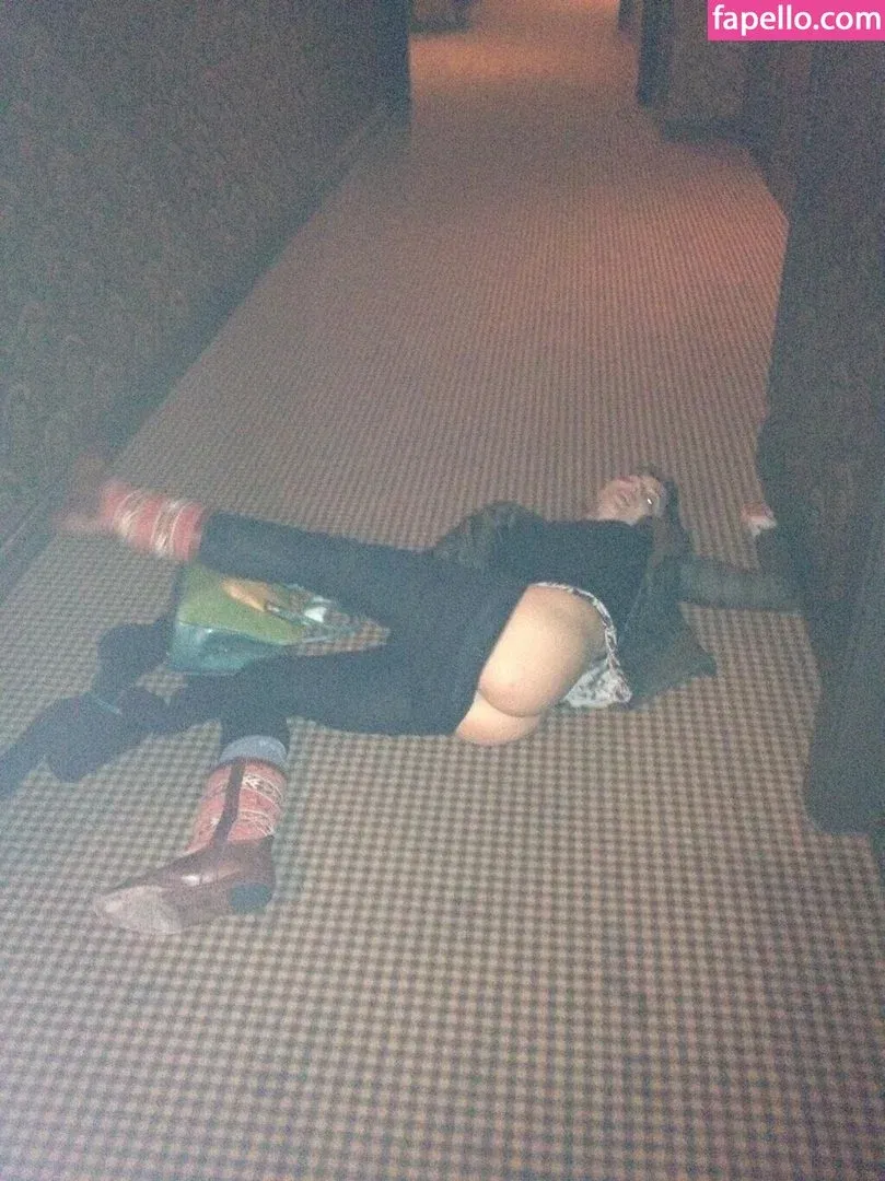 Whitney Cummings Onlyfans Photo Gallery 