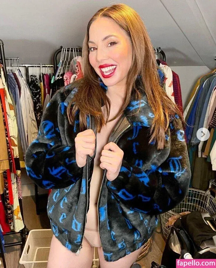 Whitney Cummings Onlyfans Photo Gallery 