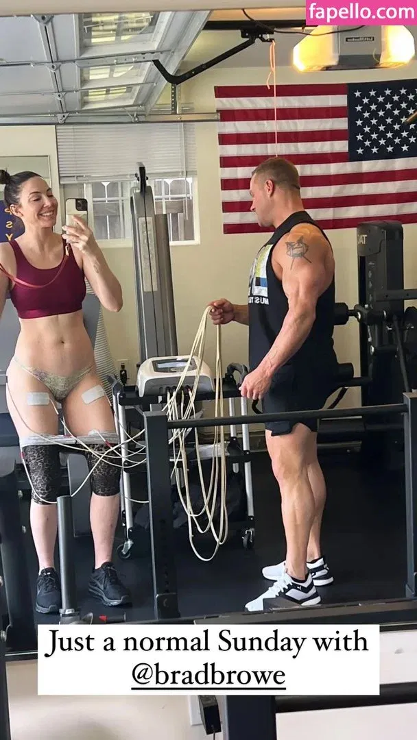 Whitney Cummings Onlyfans Photo Gallery 