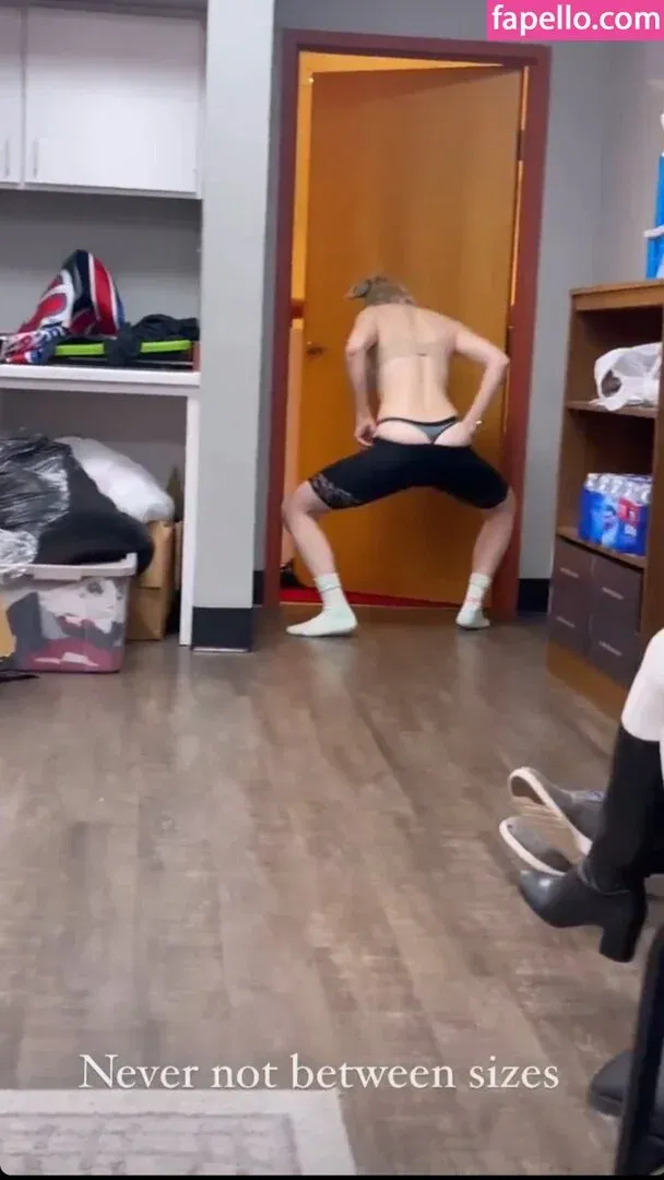 Whitney Cummings Onlyfans Photo Gallery 