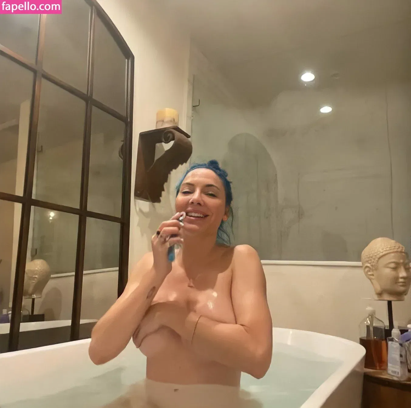 Whitney Cummings Onlyfans Photo Gallery 