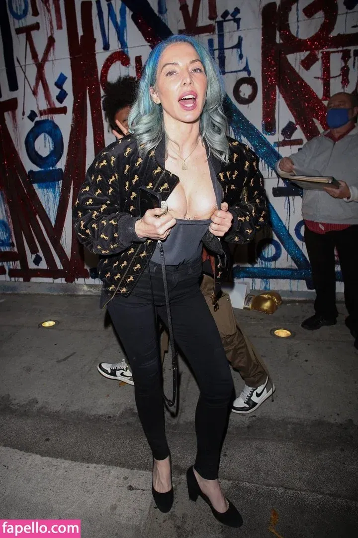 Whitney Cummings Onlyfans Photo Gallery 