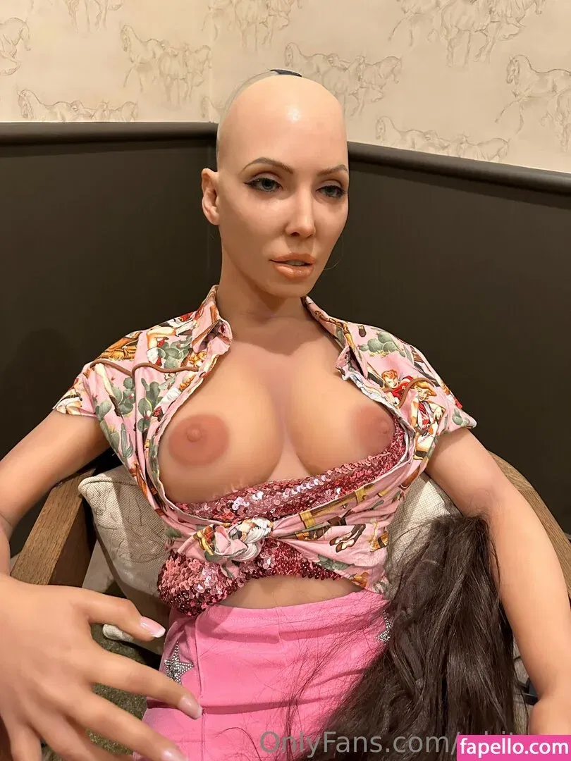 Whitney Cummings Onlyfans Photo Gallery 