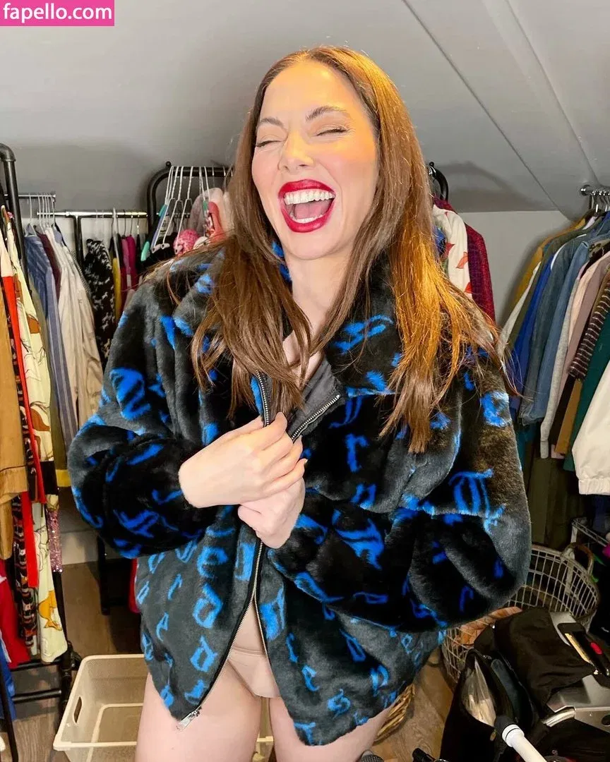 Whitney Cummings Onlyfans Photo Gallery 