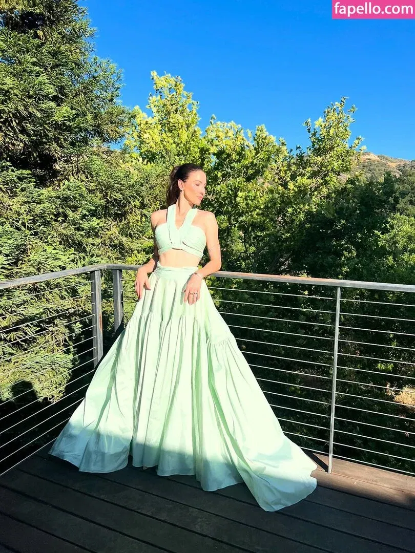 Whitney Cummings Onlyfans Photo Gallery 