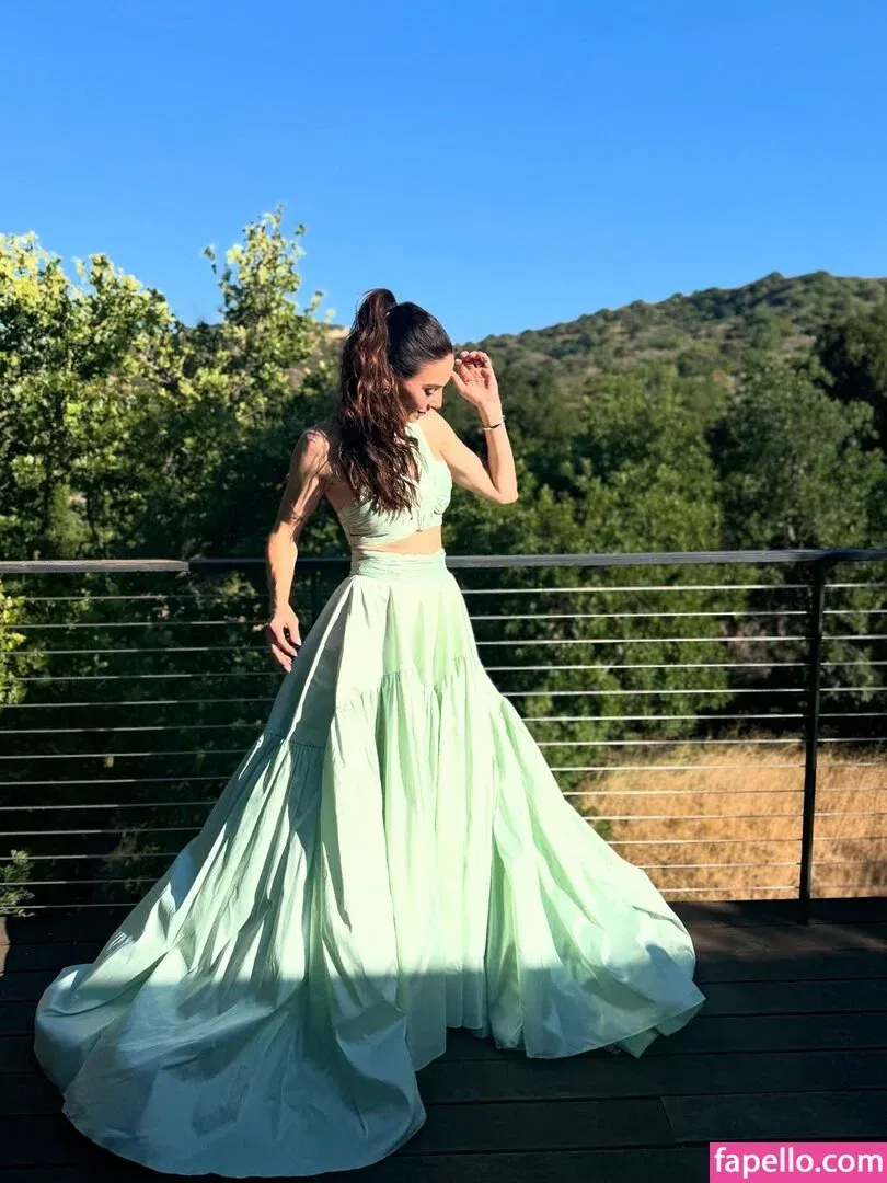 Whitney Cummings Onlyfans Photo Gallery 