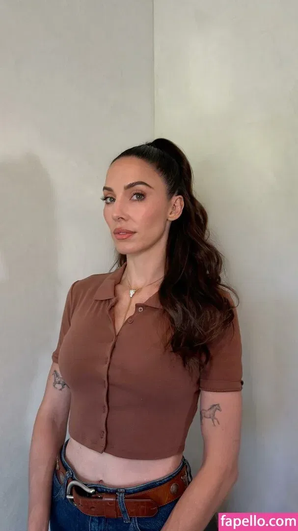 Whitney Cummings Onlyfans Photo Gallery 