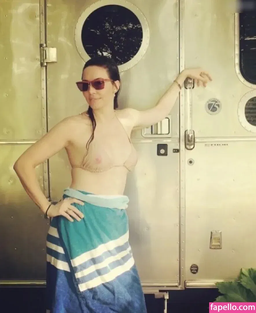 Whitney Cummings Onlyfans Photo Gallery 