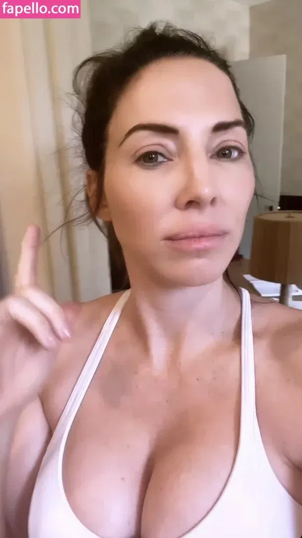 Whitney Cummings Onlyfans Photo Gallery 