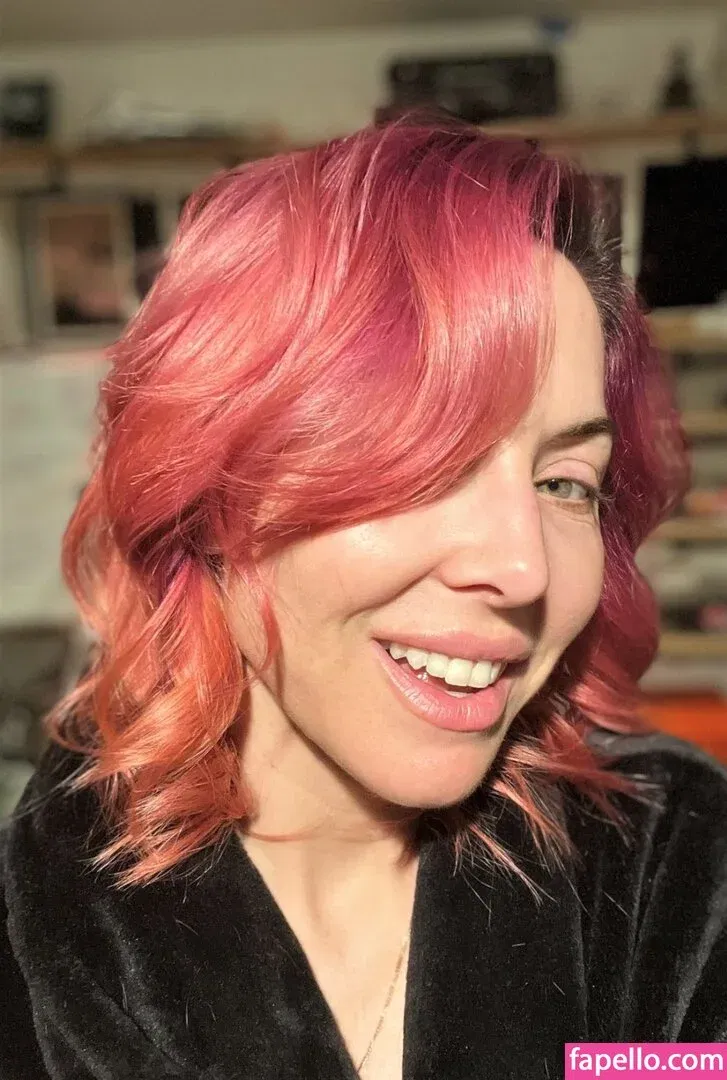 Whitney Cummings Onlyfans Photo Gallery 