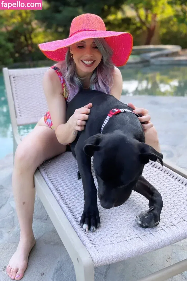 Whitney Cummings Onlyfans Photo Gallery 