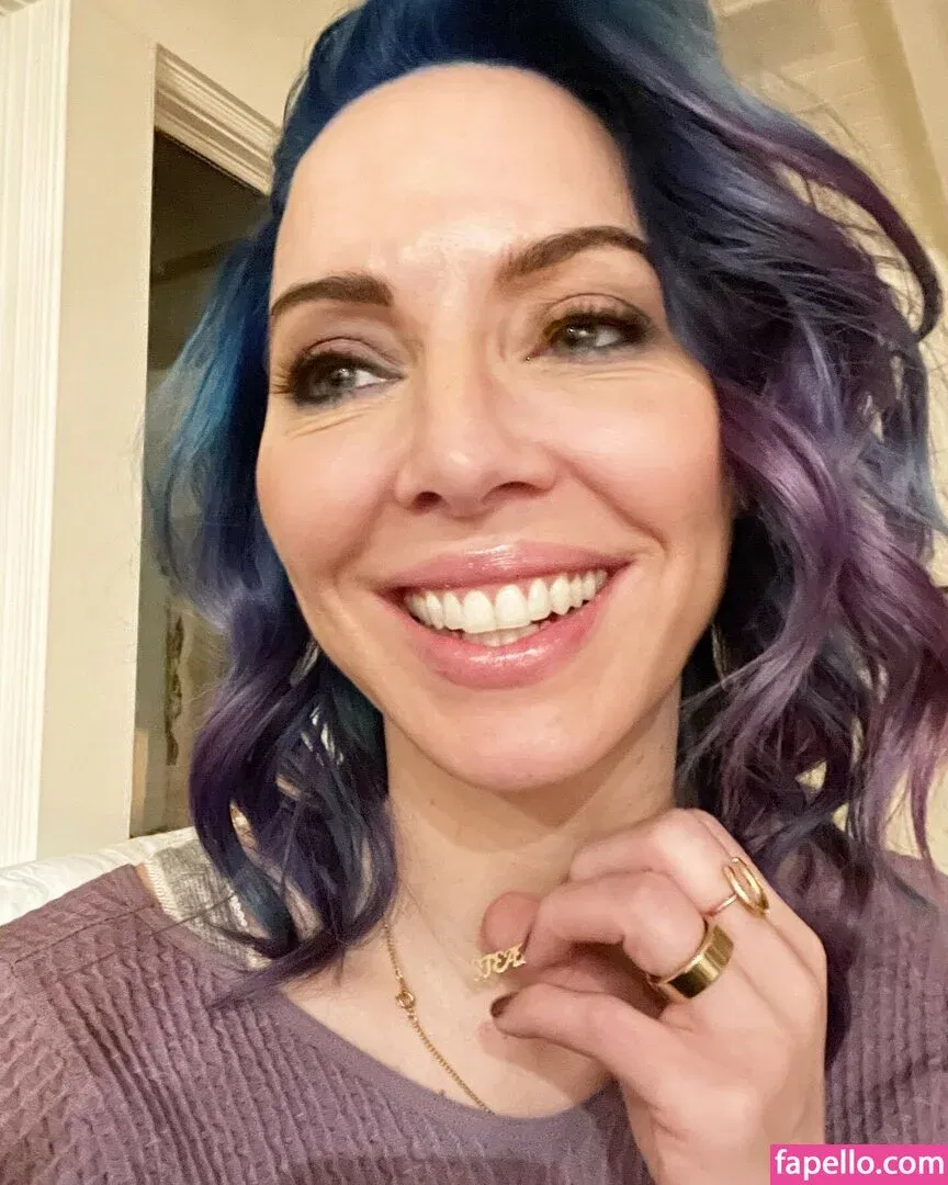 Whitney Cummings Onlyfans Photo Gallery 