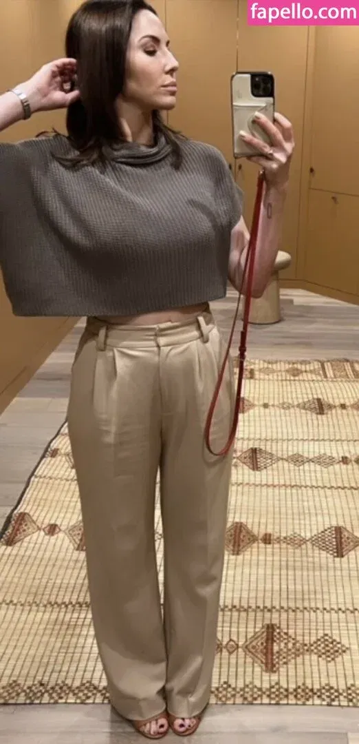 Whitney Cummings Onlyfans Photo Gallery 