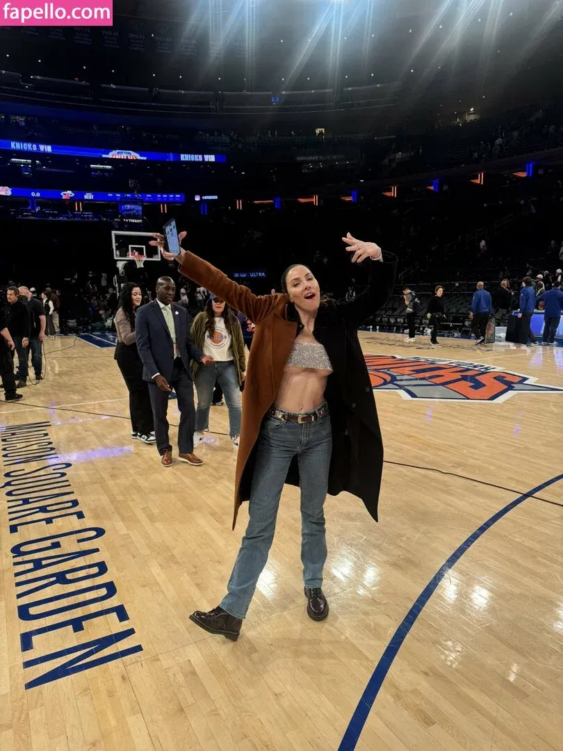 Whitney Cummings Onlyfans Photo Gallery 