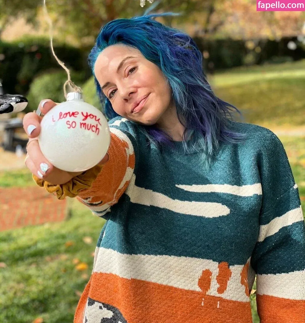 Whitney Cummings Onlyfans Photo Gallery 