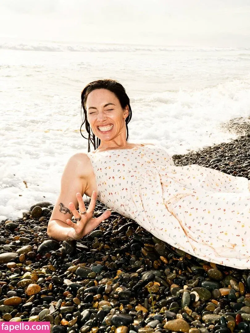 Whitney Cummings Onlyfans Photo Gallery 