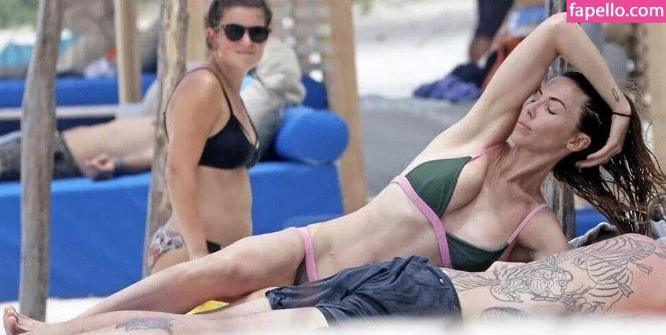 Whitney Cummings Onlyfans Photo Gallery 