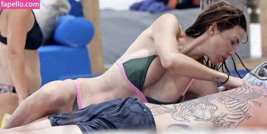 Whitney Cummings Onlyfans Photo Gallery 