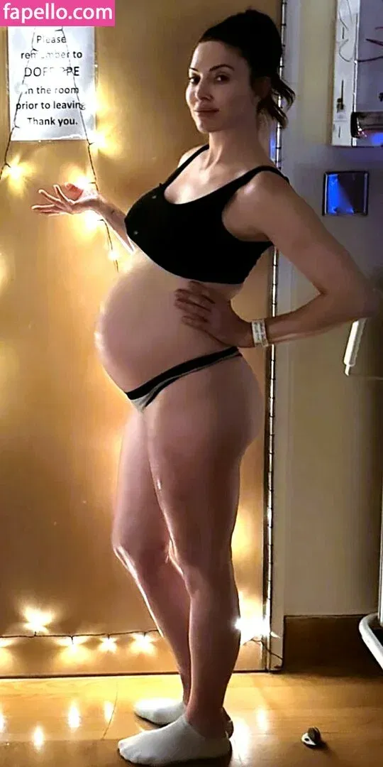 Whitney Cummings Onlyfans Photo Gallery 