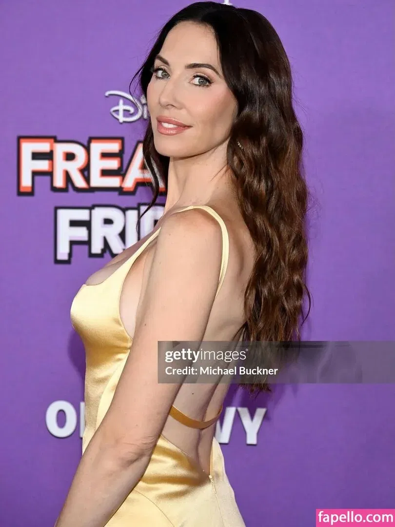 Whitney Cummings Onlyfans Photo Gallery 