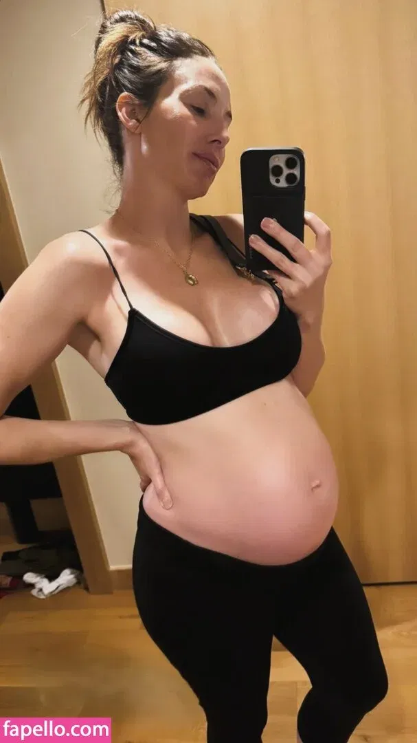 Whitney Cummings Onlyfans Photo Gallery 