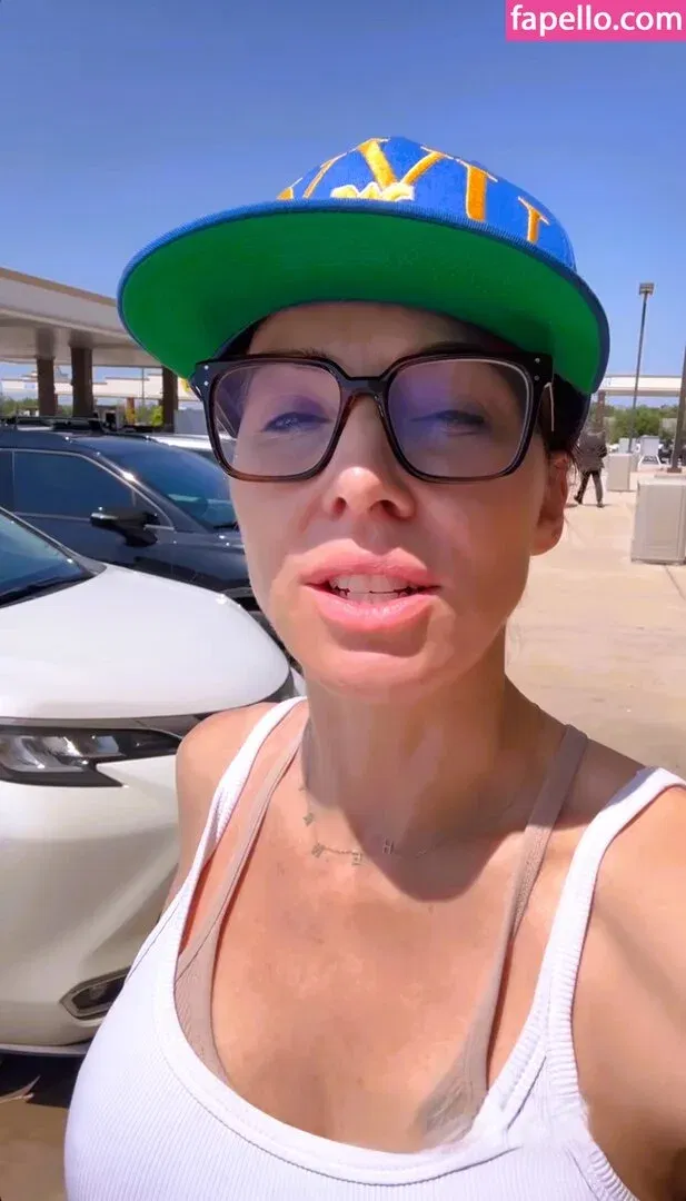 Whitney Cummings Onlyfans Photo Gallery 