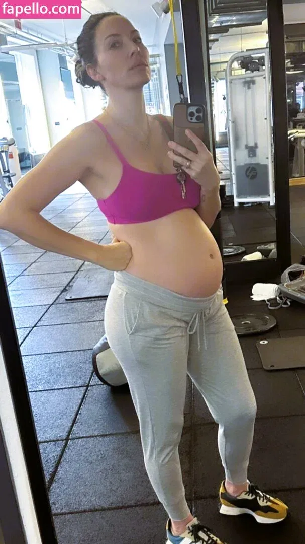 Whitney Cummings Onlyfans Photo Gallery 