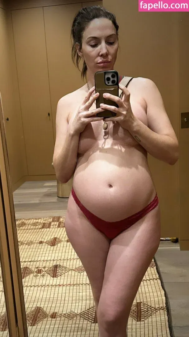 Whitney Cummings Onlyfans Photo Gallery 