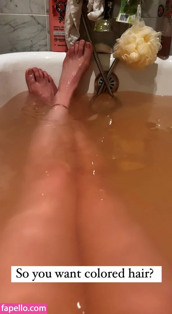 Whitney Cummings Onlyfans Photo Gallery 