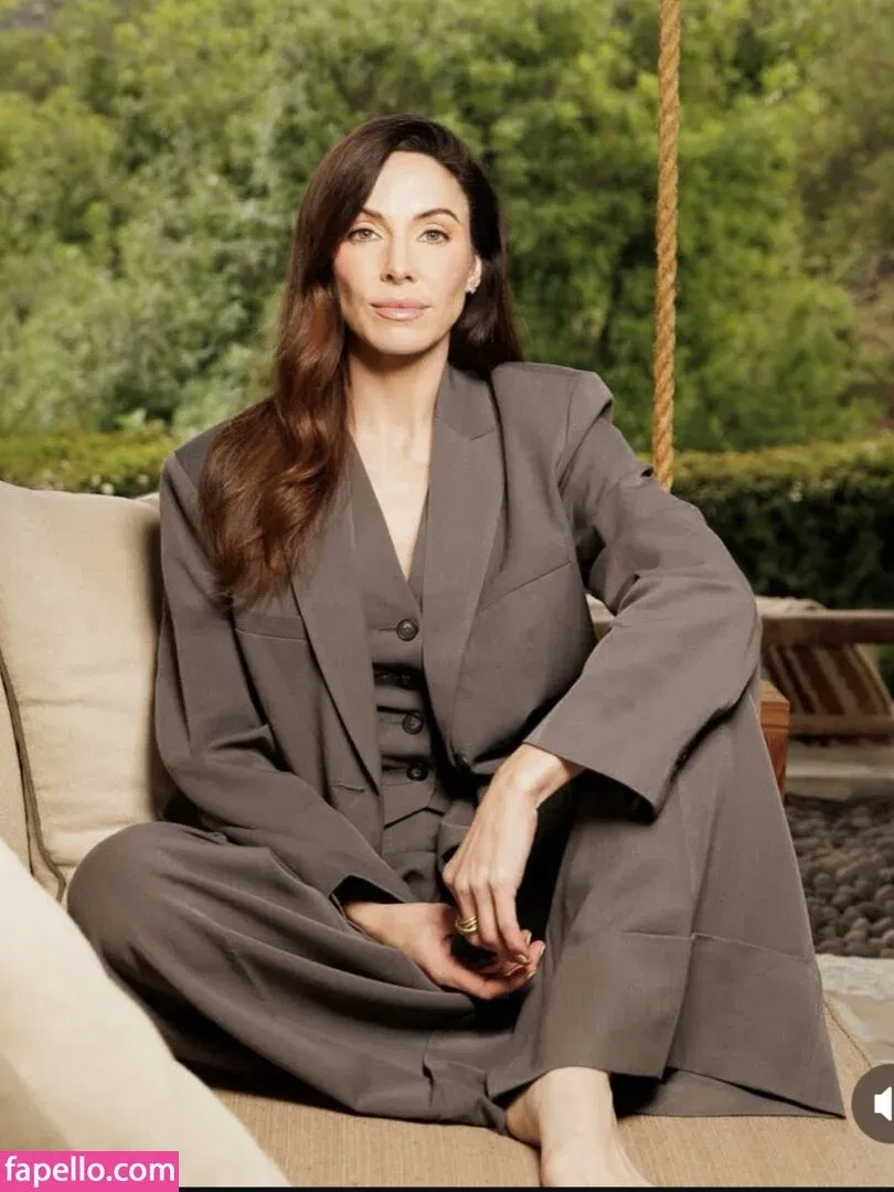 Whitney Cummings Onlyfans Photo Gallery 