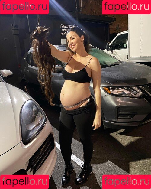 Whitney Cummings Onlyfans Photo Gallery 