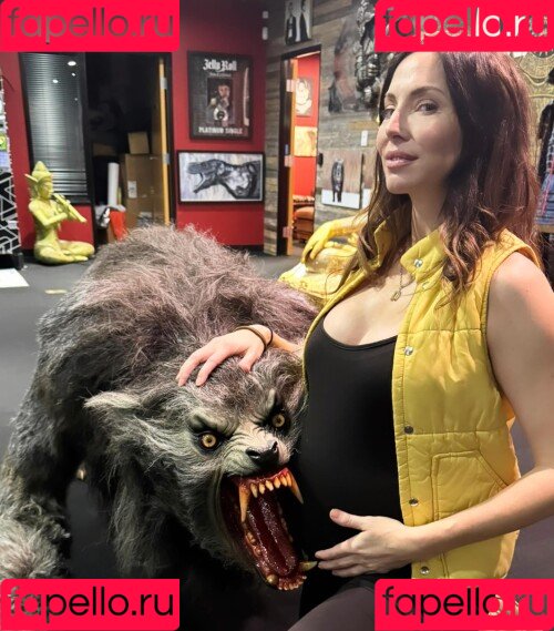 Whitney Cummings Onlyfans Photo Gallery 