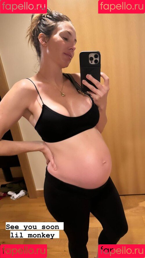 Whitney Cummings Onlyfans Photo Gallery 