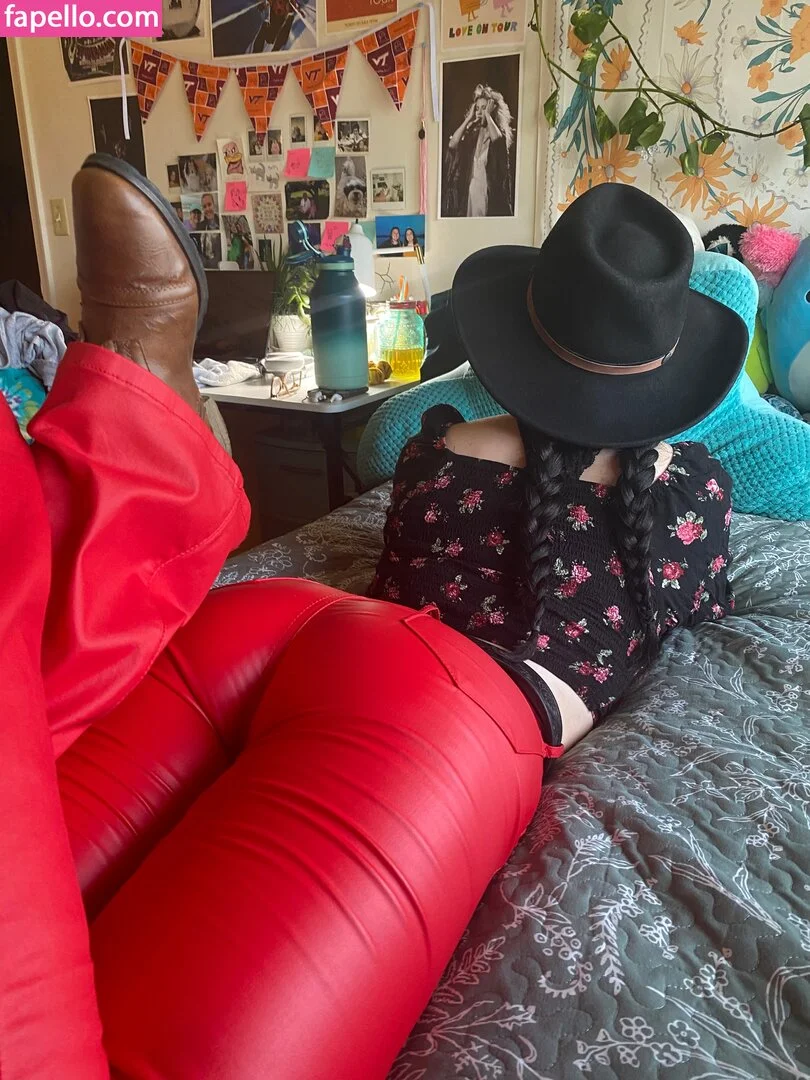 Amberthevalkyrie Onlyfans Photo Gallery 