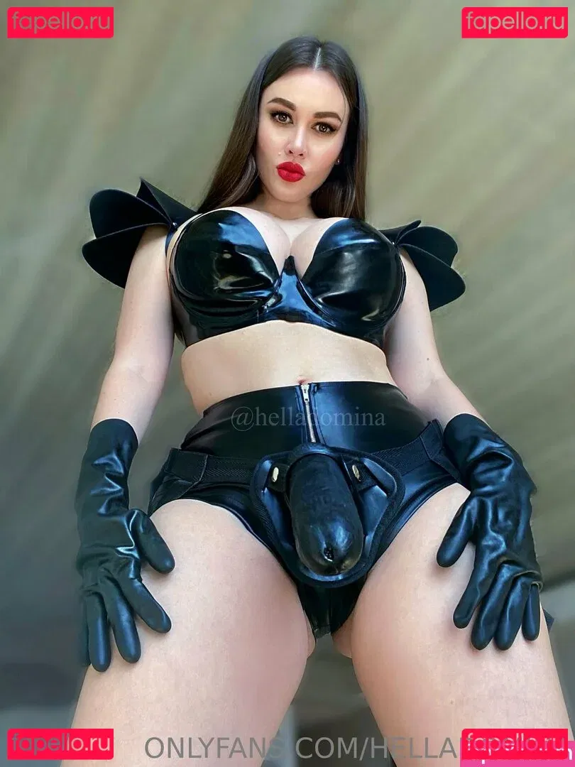 helladomina Onlyfans Photo Gallery 