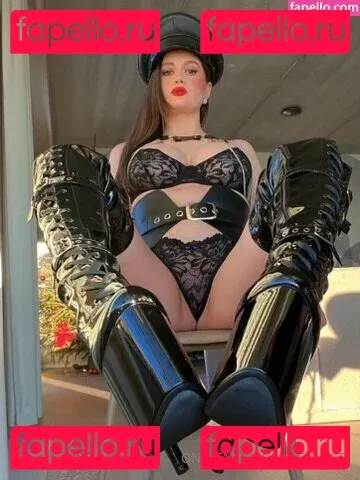 helladomina Onlyfans Photo Gallery 