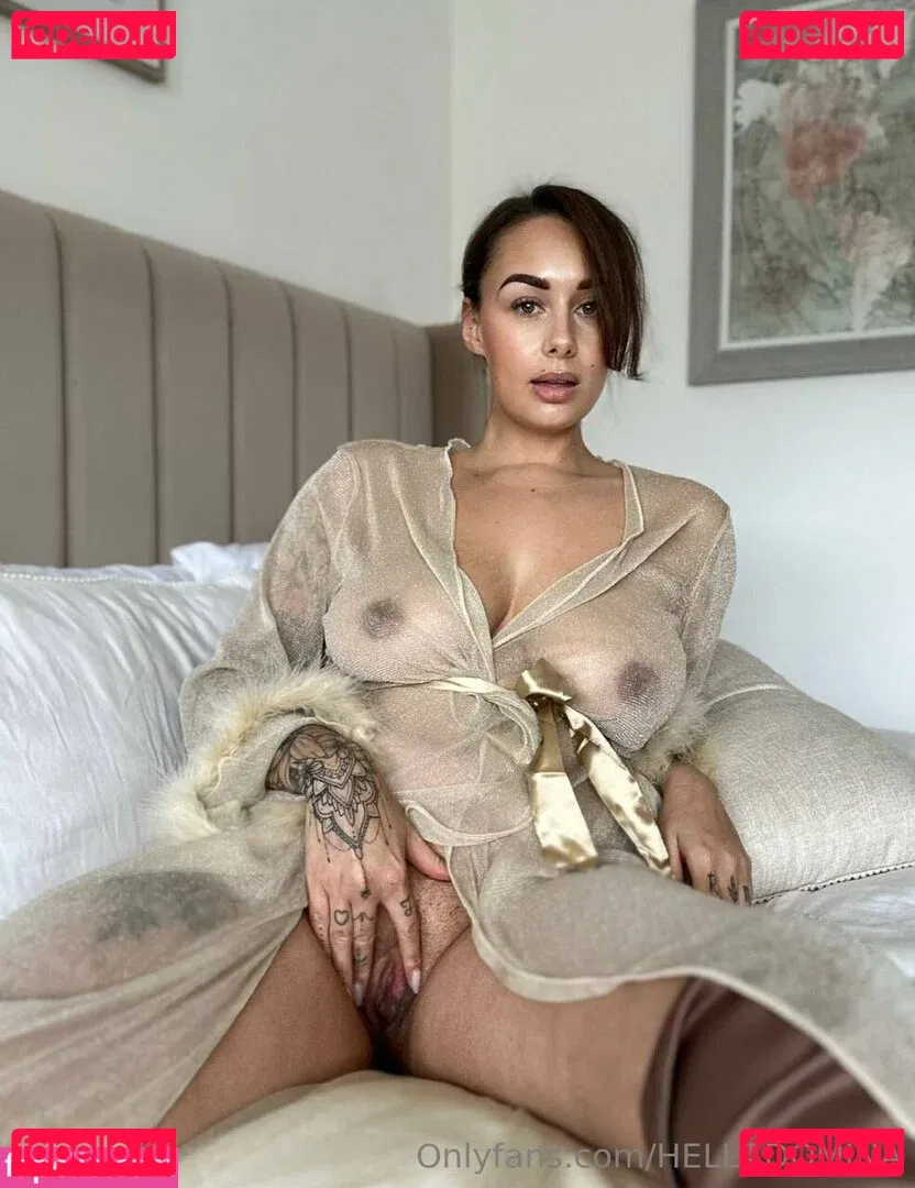 helladomina Onlyfans Photo Gallery 